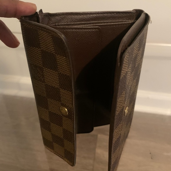 Louis Vuitton wallet (free shipping) - Picture 2 of 3